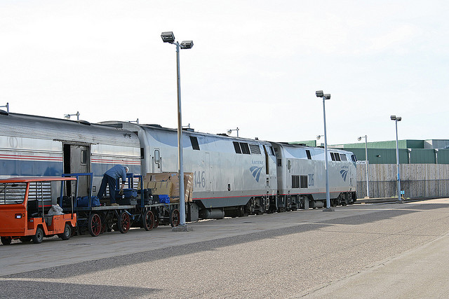 amtrak ship luggage