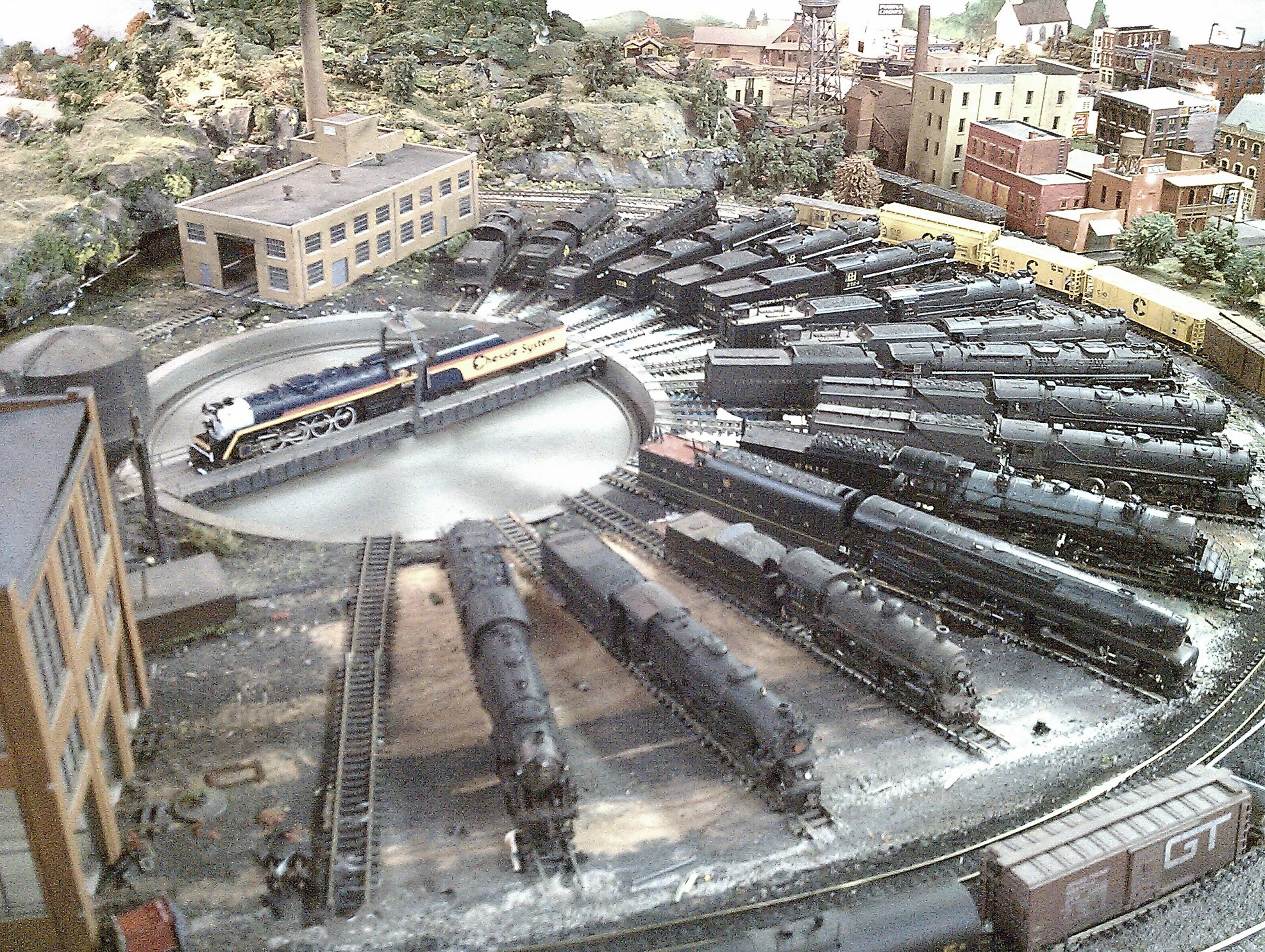 geotrax roundhouse layout