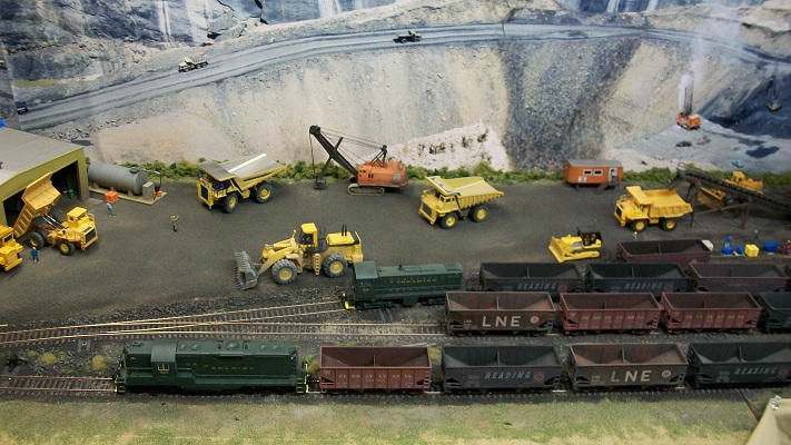 HO Scale Strip Mine and Colliery Diorama - Model Railroader Magazine 
