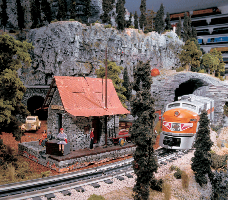 Dale Berger's O and Standard gauge layout was originally published in 