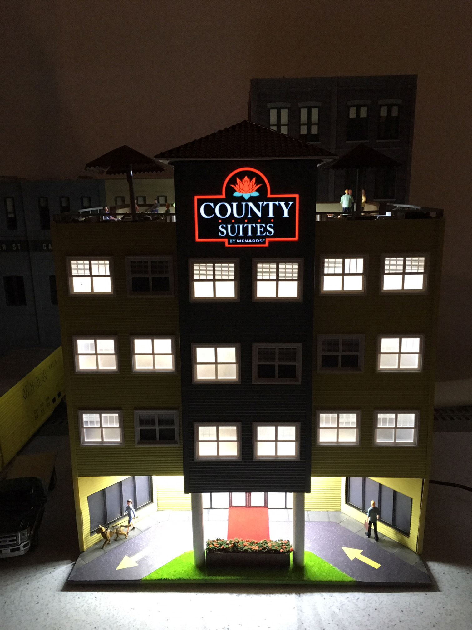 Menards Couty Suites Inn Hotel Train layout Building lighted led O Gauge 